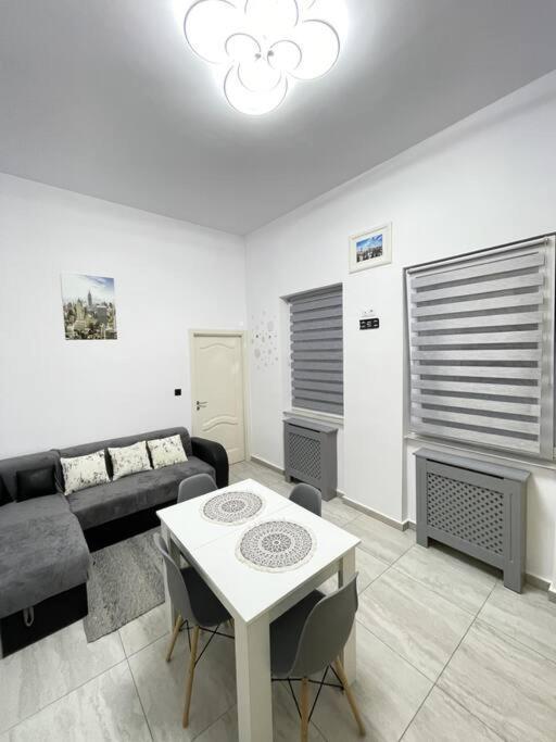 Apartament In Centrul Istoric ออราแด ภายนอก รูปภาพ
